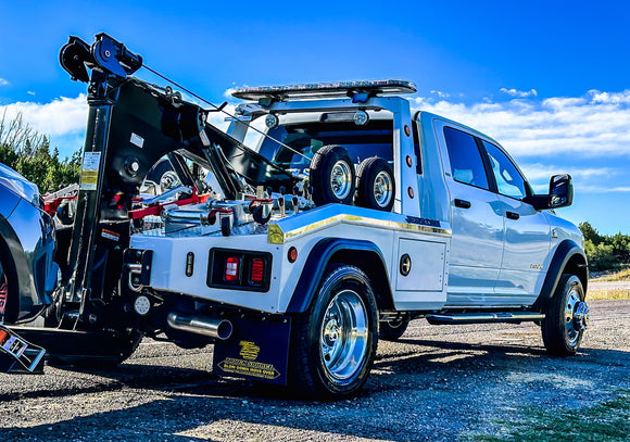 IN STOCK READY TO BUILD!!!!! 2023 Ram 5500 Crew Cab 4x4 SLT MPL-40
