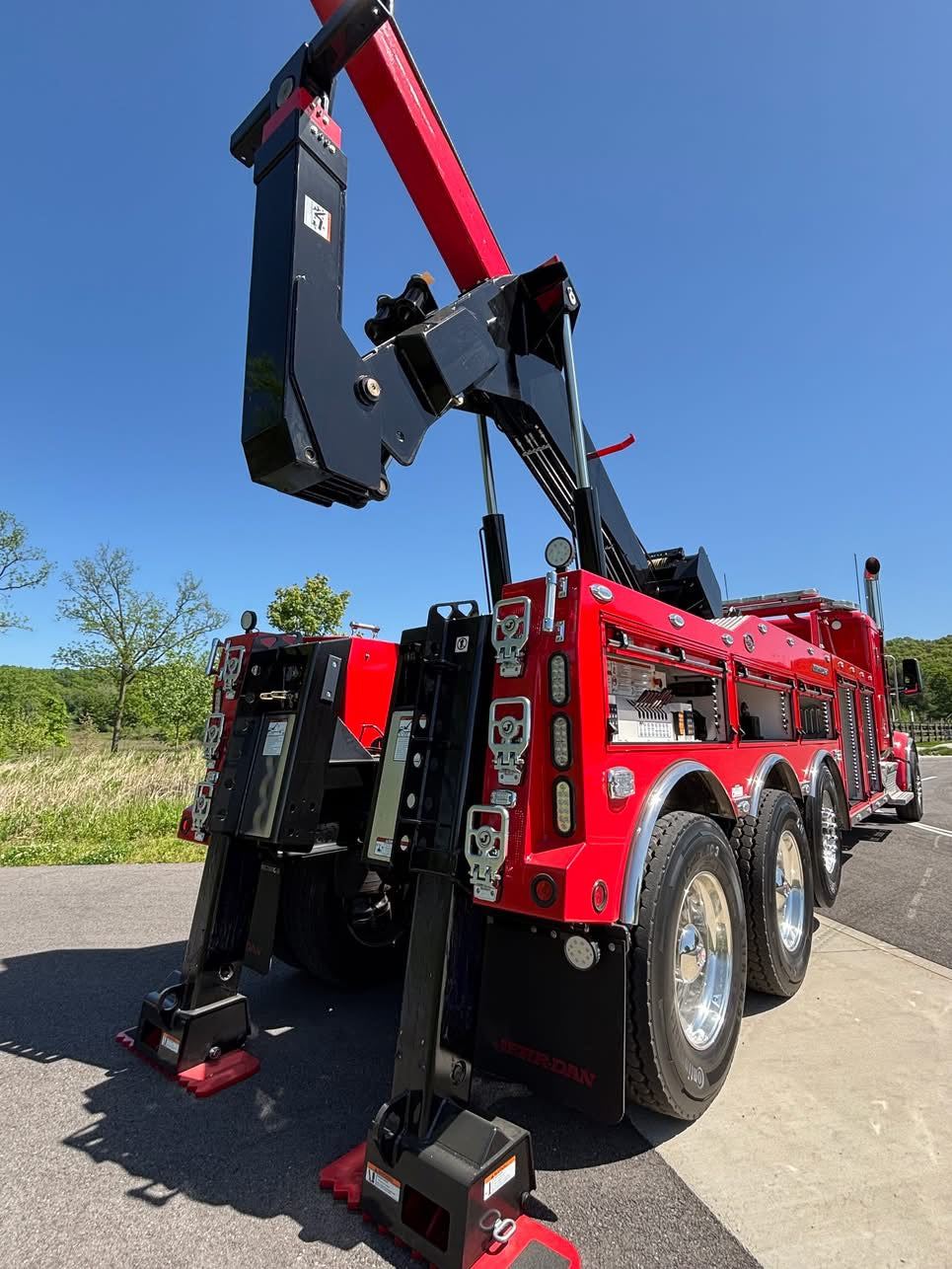 2025 Peterbilt 567 w/ Jerr-Dan 35-Ton – Truck Source